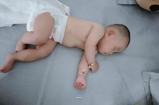 丹东4个月宝宝特点